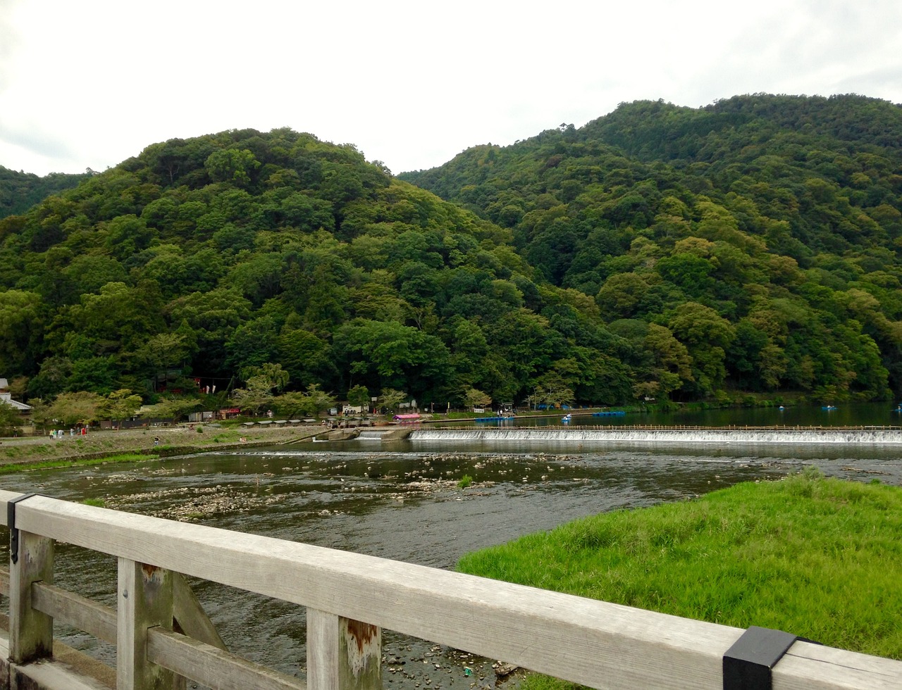 关于生肖与地域的综合研究——以山青水绿风景美，人杰地灵家富裕为关键词的解读与猜测