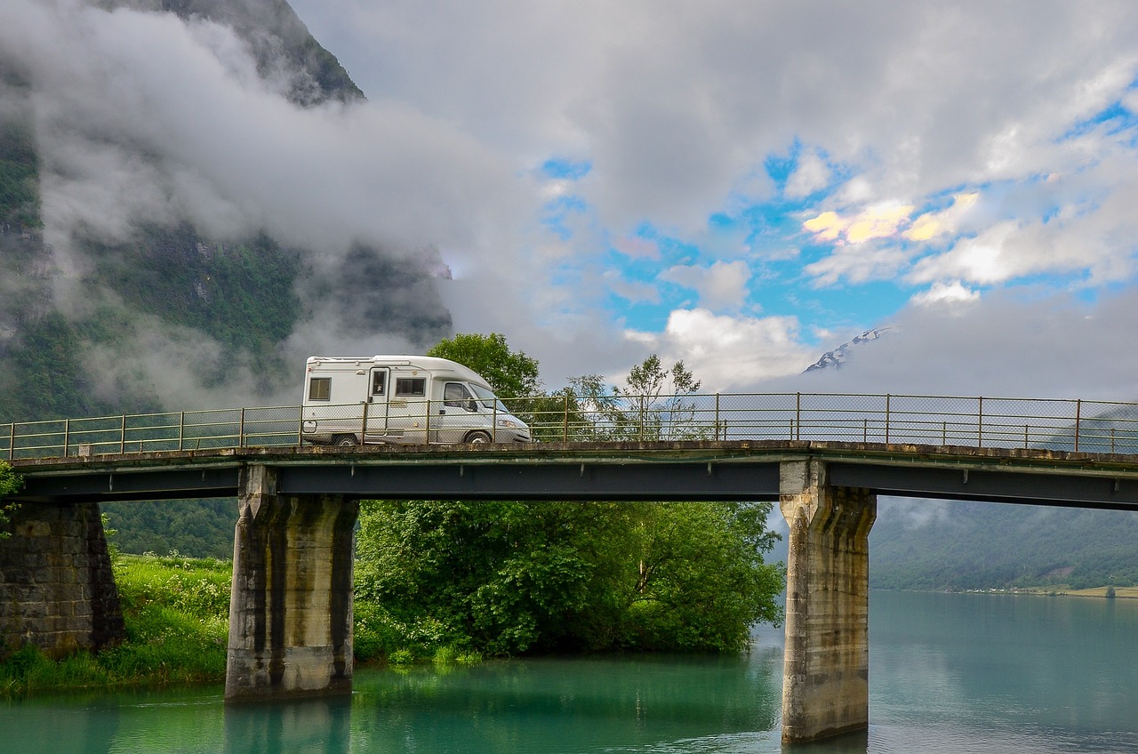 千岛湖骑行悬索桥之旅，探索与冒险的完美结合